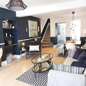 Aubrey Holiday home