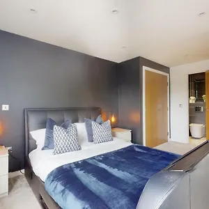 https://marina-apartment-stunning-location-free-parking.cardiffhotelswales.com